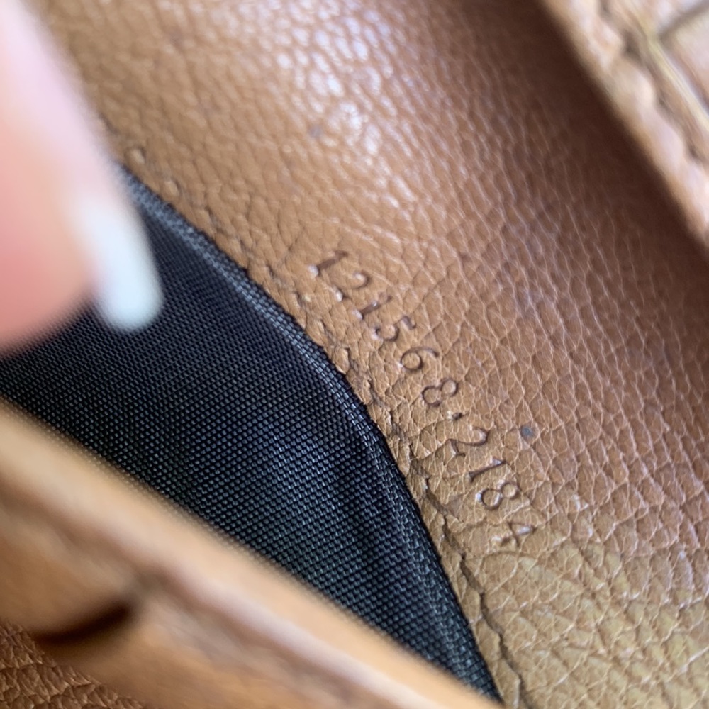 Authentic Gucci GG wallet - Picture 10 of 16